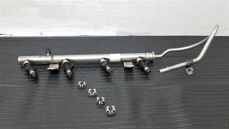 01-03 Chevrolet S10 Pickup 2.2L Fuel Injector & Rail Assembly OEM 17113674