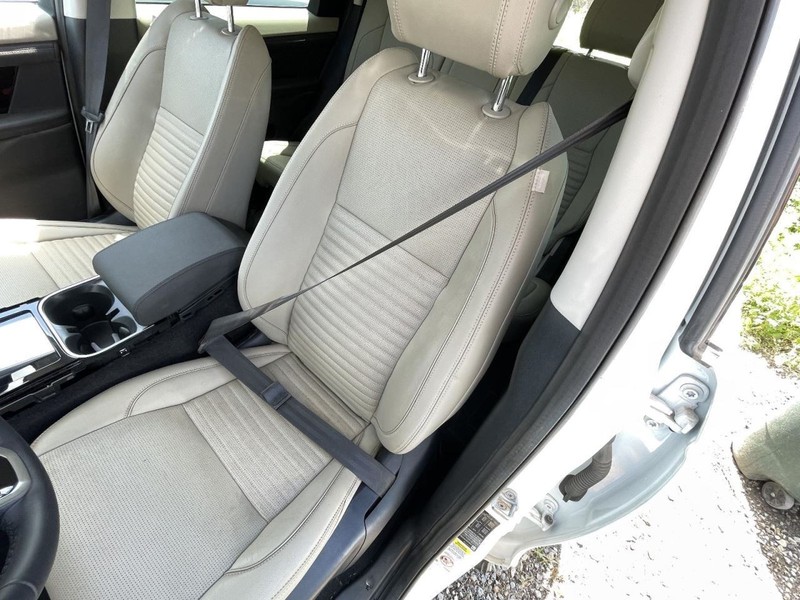 2020-2021 Rover Discovery Sport Left Driver Side Front Seat Belt Black