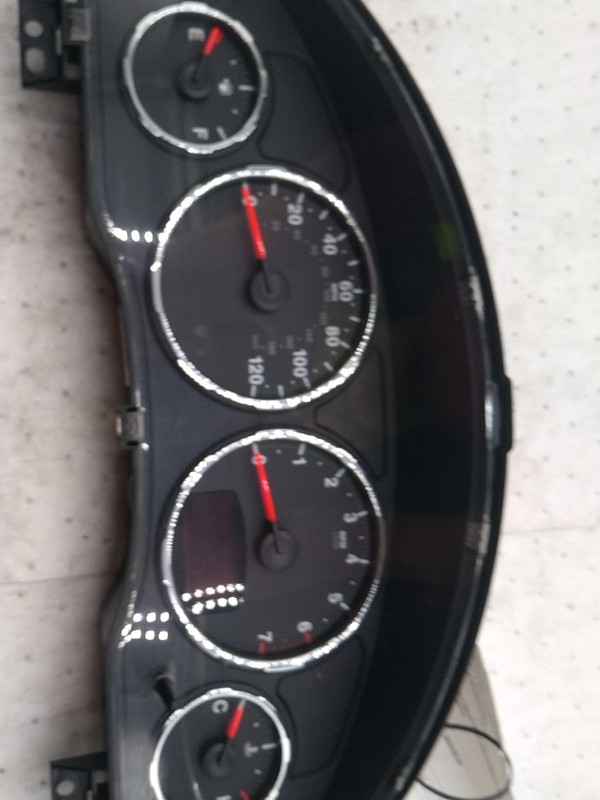 2010 Jeep Liberty Speedometer Gauge Black OEM 05172860AB 122K Miles