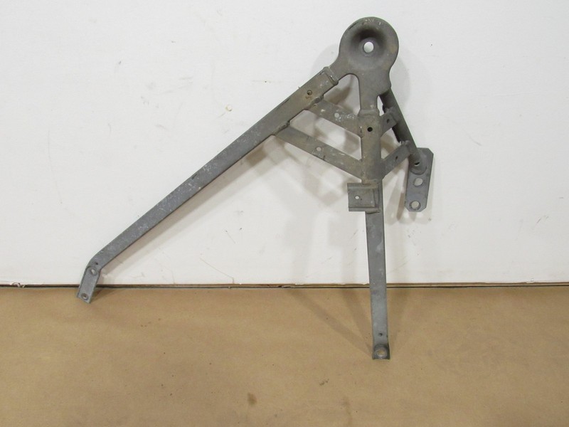 15-20 BMW M4 F82 2016 Rear Right Suspension Support Brace Bar Bracket ;:M