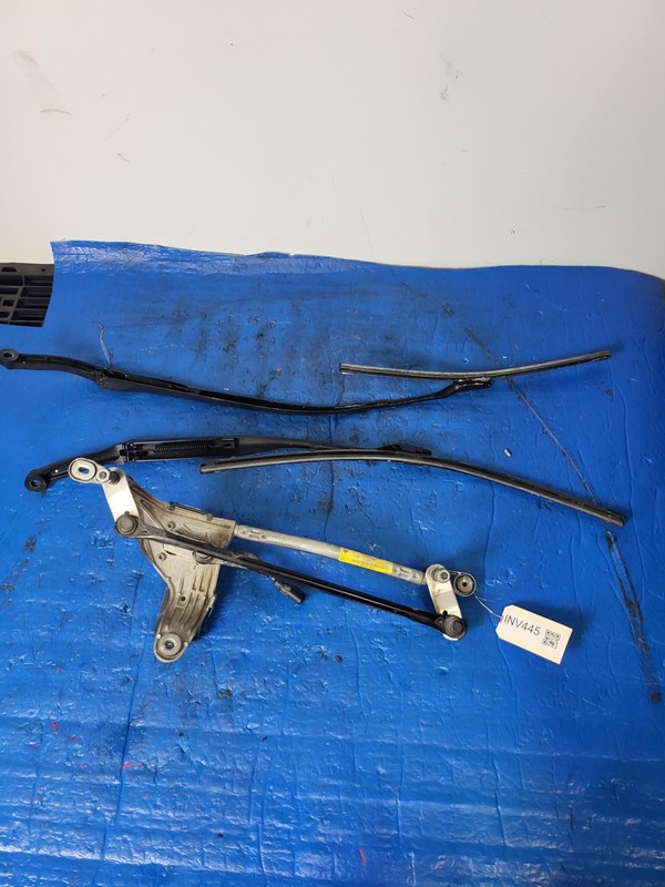 Used Oem Maserati Windshield Wiper Motor w/ Linkage for 2014-2019 Ghibli 3.0L