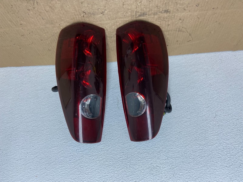 2004 to 2012 Chevrolet Colorado GMC Canyon Left+Right Set Tail Lights AC0272 DW