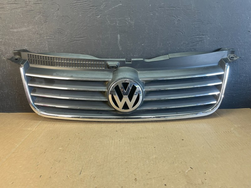 2001 to 2005 Volkswagen Passat Front Upper Grill Grille Oem AD5722 DW