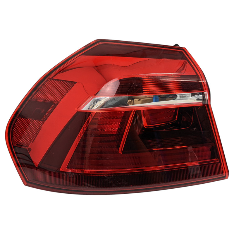 2017-19 VOLKSWAGEN PASSAT REAR LEFT DRIVER SIDE OUTER TAILLIGHT LIGHT LAMP OEM