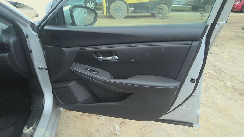 Front Door Trim Panel NISSAN SENTRA Right 23 24 25 22 21 20