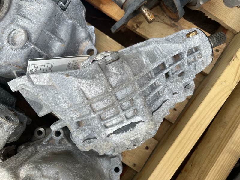 17-19 ALFA ROMEO GIULIA AWD FRONT CARRIER DIFFERENTIAL CASE ASSEMBLY OEM 37K MIL