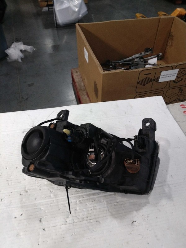 2019 Jeep Grand Cherokee Right Headlight Assembly Grey OEM Used 333236