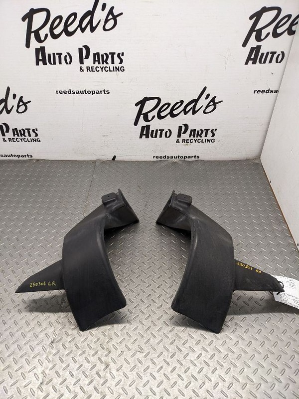 2008 CHEVROLET CORVETTE C6 REAR BRAKE COOLING DUCT VENT RH/LH 15141601/15141599