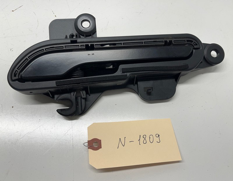 TESLA MODEL Y REAR LEFT DRIVER SIDE EXTERIOR DOOR HANDLE 2020 20221809 B41