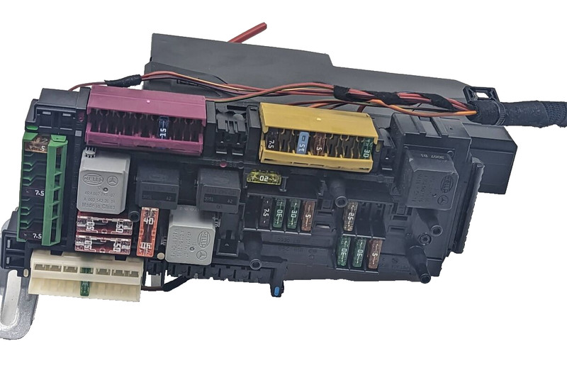 12-14 Mercedes W204 C250 C300 C350 Rear Fuse Relay Box Module 2049060205 OEM 61k