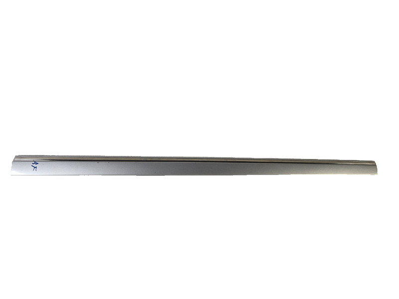 2003 2009 Mercedes Benz E320 E500 Right Passenger Front Door Trim Lower Molding