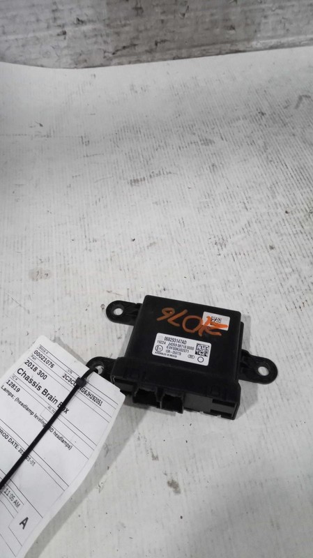 2018 Chrysler 300 Adaptive Light Module OEM 68294630AA Used 35K Miles