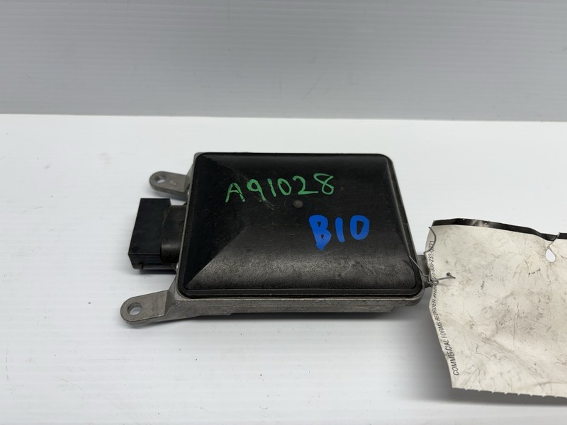 2015 - 2019 Porsche Macan Left Blind Spot Alert Radar Sensor OEM 8T0907566B