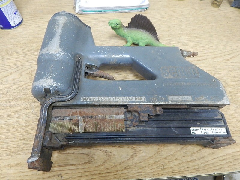 Senco M2 GB0214 89A00236 1-3/8-2" 35mm-51mm Staple Gun *FREE SHIPPING*