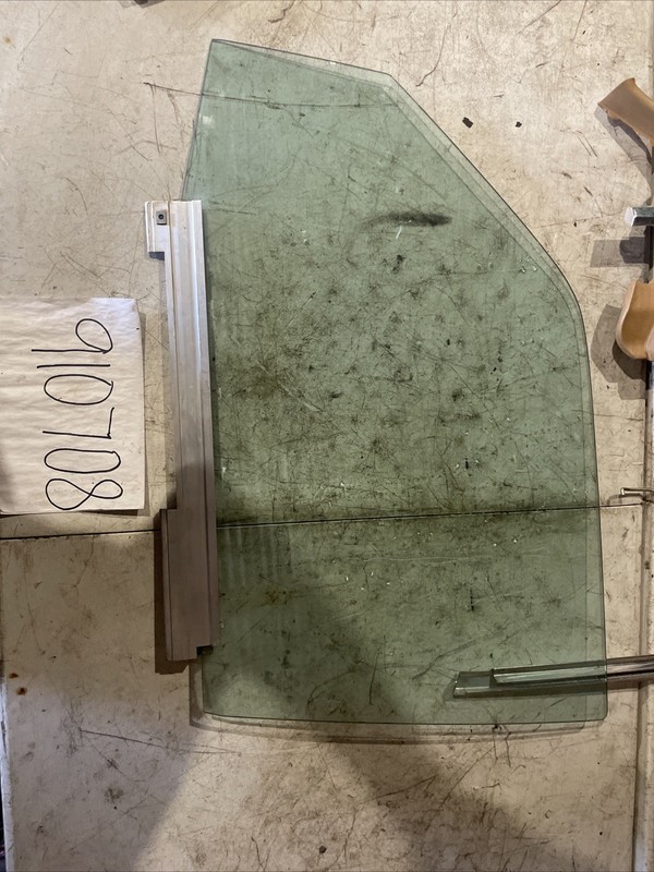 1986-1991 MERCEDES W126 560SEL 420SEL FRONT DOOR GLASS WINDOW LEFT SIDE OEM