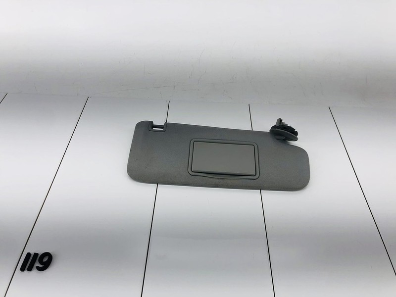 17-18 CHEVROLET MALIBU FRONT RIGHT PASSENGER SIDE HEADLINER SUN VISOR SHADE OEM
