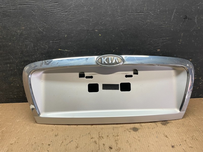 2007 to 2009 Kia Amanti Rear Panel Hatch Gate License Plate Oem Z5572 DG