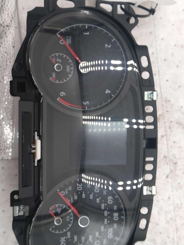 2015 Volkswagen Golf Speedometer Gauge OEM Grey 112K Miles NJ25-26802-678714