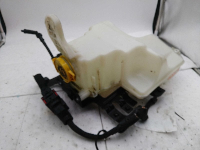 2020 Jeep Wrangler Washer Fluid Reservoir OEM Green 3.60L 68384283AA 68397064AA