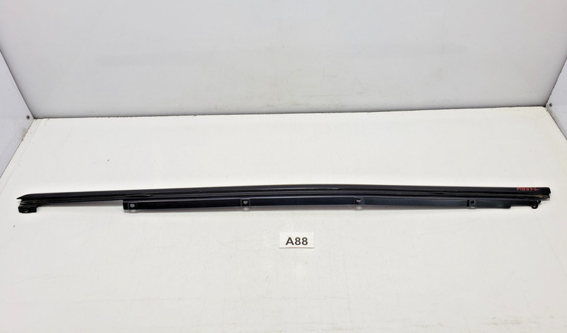 ✅ 10-16 OEM Porsche Panamera 970 Front Left Driver Side Door Window Belt Molding