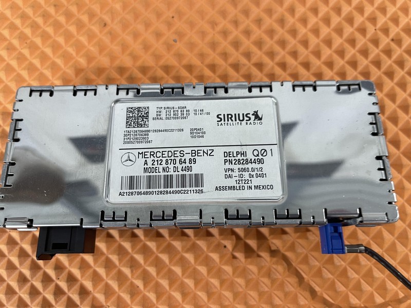 10-14 MERCEDES E550 E350 W212 CLS550 W218 SATELLITE RADIO CONTROL 2128706489