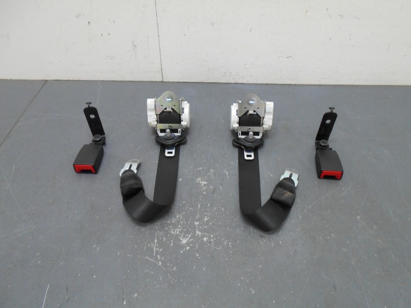 2015 12 13 14 16 BMW M6 F13 Rear Seat Belt Set #0626 J4