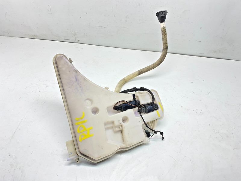 06-13 BMW E88 E90 E92 1/3 Series Windshield Wiper Fluid Tank Bottle Assembly OEM