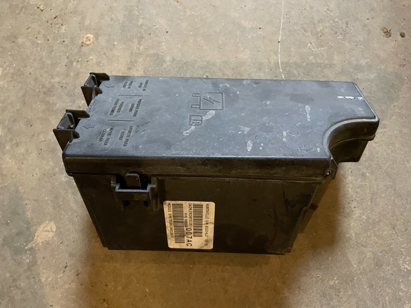 08-09 CALIBER PATRIOT COMPAS ENGINE FUSEBOX TIPM TOTALLY INTEGRATED POWER MODULE