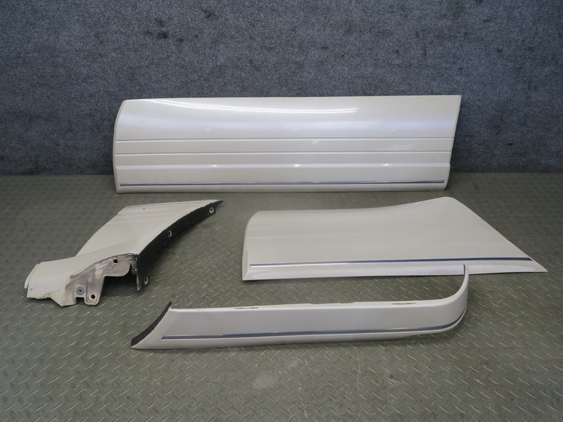 2003-2007 LEXUS LX470 FRONT & REAR RIGHT DOOR FENDER LOWER TRIM MOLDING SET OF 4