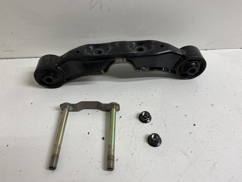 2005-2009 Subaru Legacy Sedan Rear Differential Carrier Mount Bracket Bolt Oem