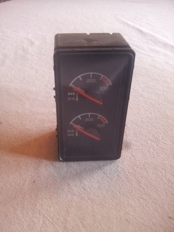 Volvo VNL 20896762-P01? Temperature Gauge