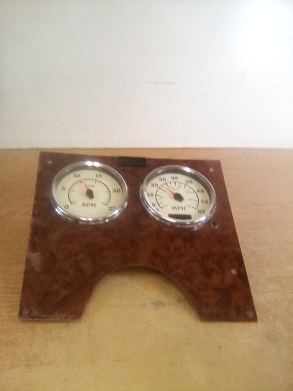 International 9200 Speedometer Instrument Cluster 3592575C91