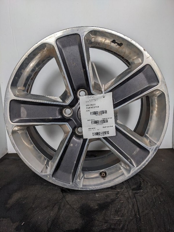 Wheel 18x7-1/2 5 Spoke Polished With Painted Spokes Fits 18-23 WRANGLER 1103326