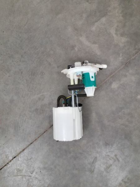 Fuel Pump Assembly 3.5L Fits 08-11 IMPALA 250331