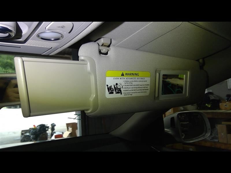 Passenger Right Sun Visor Illuminated Fits 07-15 AUDI Q7 1172383