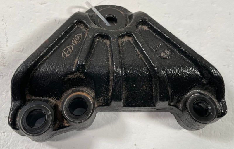 2021-2026 HYUNDAI SANTA FE FRONT RIGHT ENGINE MOUNT SUPPORT BRACKET 2.5L #112088