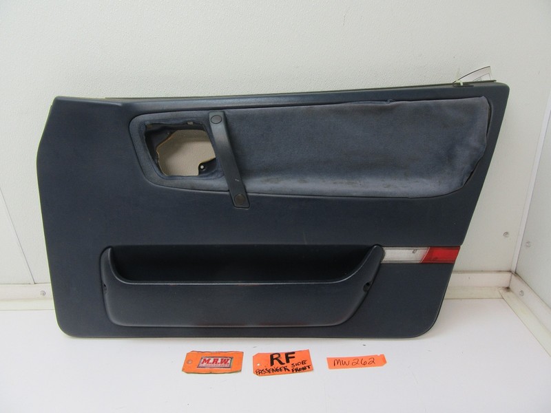 DOOR PANEL RIGHT FRONT R RH PASSENGER COVER ARM REST PULL HANDLE 85-94 SAAB 9000