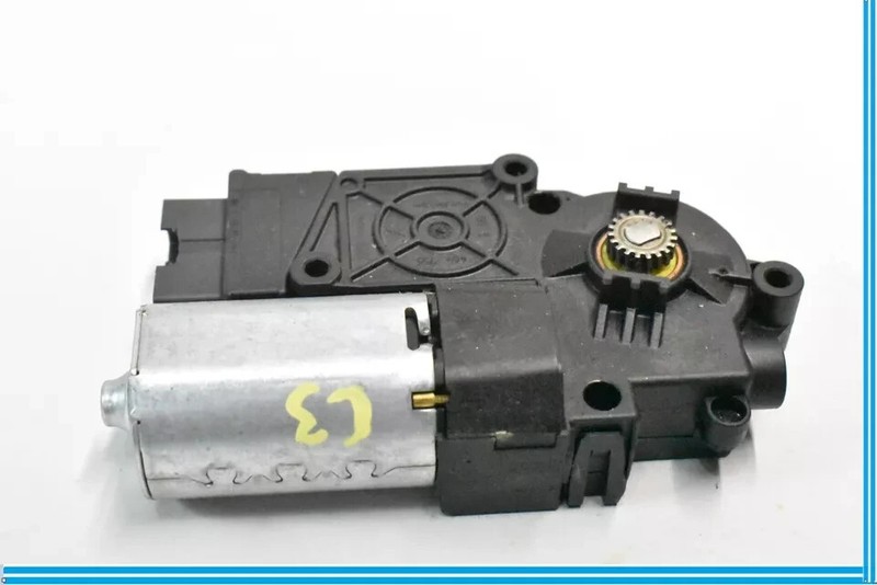 17-20 Jaguar X761 F-Pace Rear Window Sun Shade Roller Blind Motor JK8353508 OEM