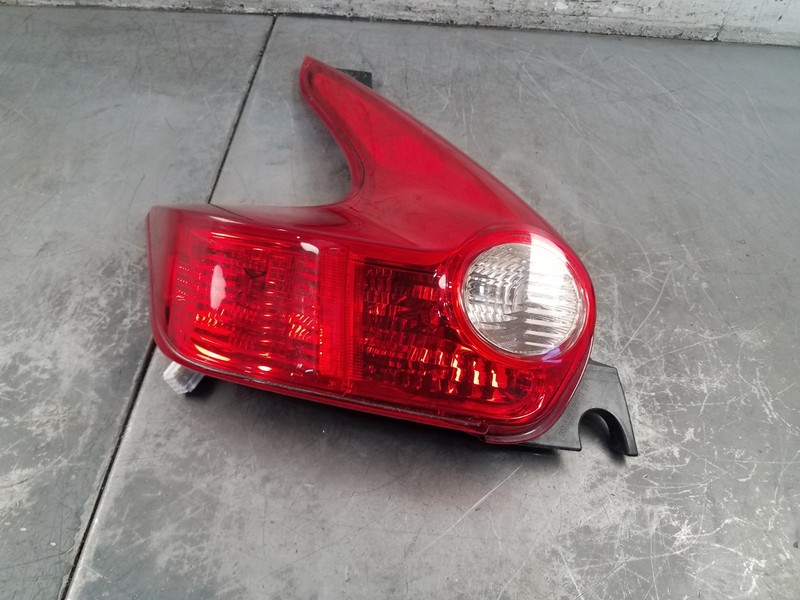 2014 Nissan Juke Nismo RS Left Tail Light #0361 V7