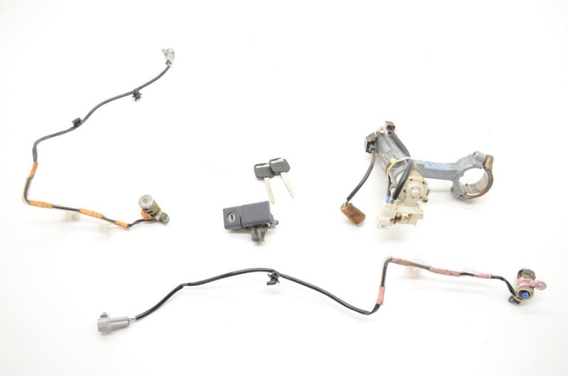96-02 Toyota 4Runner Ignition Switch with Key and Lock Cylinders 45020359