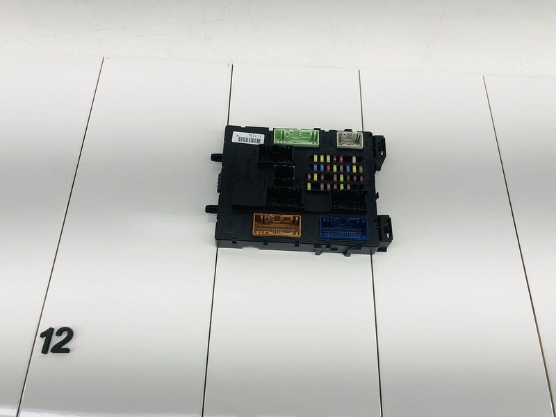 2016 FORD ESCAPE SE 1.6L L4 GAS ENGINE MOTOR FUSE & RELAY BOX HOLDER OEM