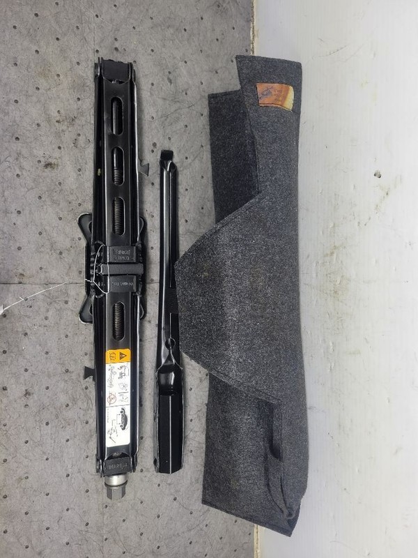 MKX 2015 Jack and Tool Kit 1755151