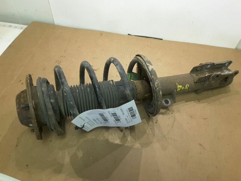 PASSENGER STRUT FRONT CLASSIC STYLE EMBLEM IN GRILLE 3.5L FITS 05-09 G6 159544