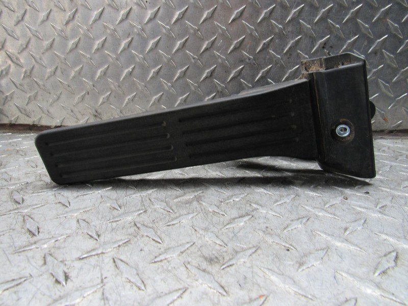 2013 HUYNDAI ELANTRA ACCLERATOR GAS PEDAL SDN 1.8L