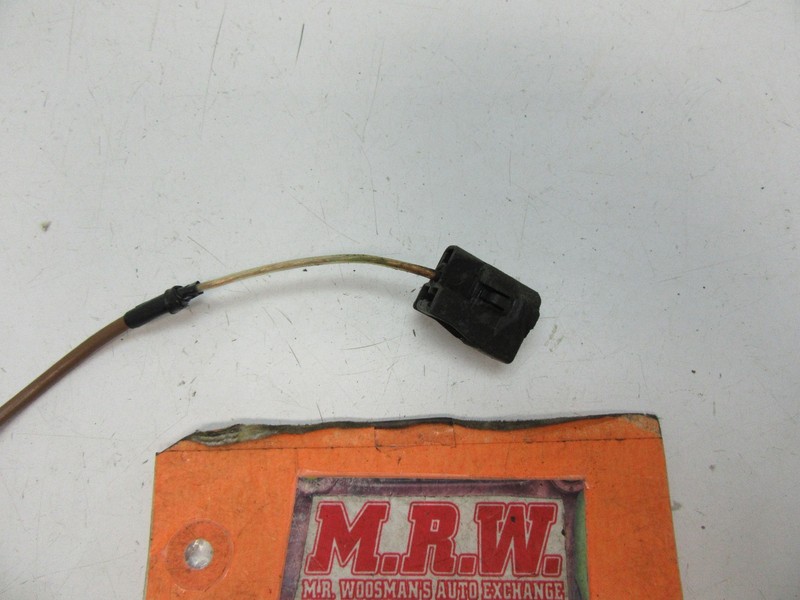 WIRE PLUG CONNECTOR OFF OIL PRESSURE SENSOR SENSOR ENGINE CAR MOTOR 5SFE