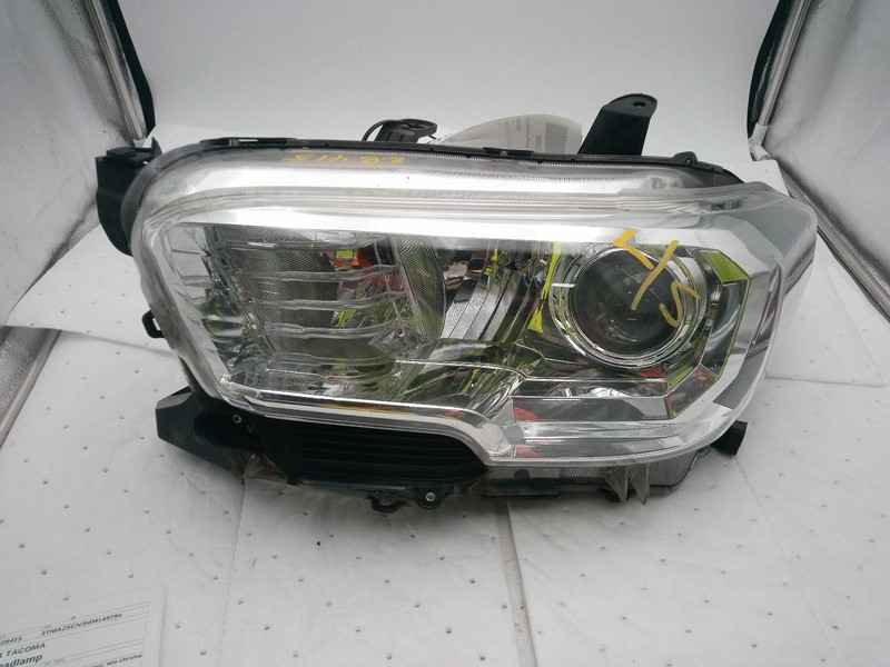 2021 Toyota Tacoma Left Headlight Assembly Grey OEM Used 117K Miles