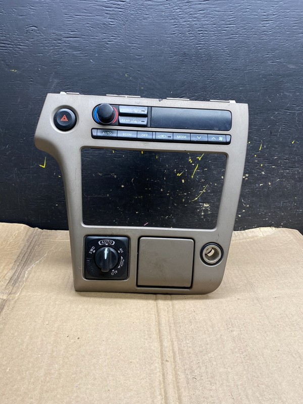 2003-2004 Nissan Pathfinder Radio AC Heat Climate Control Transef Bezel X2034 DG