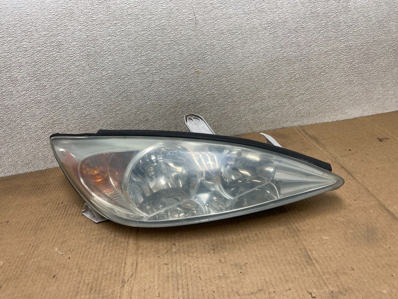 2002 to 2004 Toyota Camry Halogen Headlight Right Passenger Rh OEM AA6236 DW