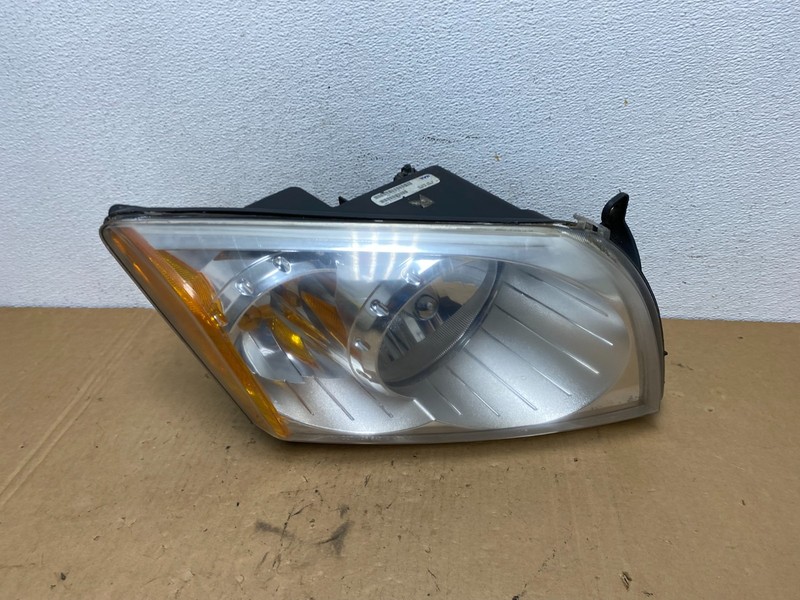 2007-2012 Dodge Caliber Right Passenger RH Headlight Halogen TYC AD2806 DW