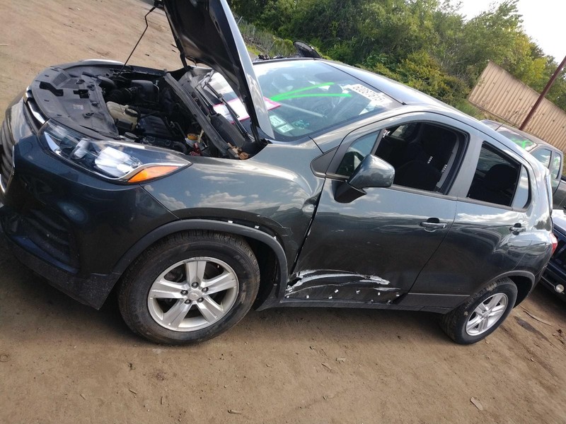 2019 Chevrolet Trax Right Front Door Grey OEM Used 60000 Miles 44246